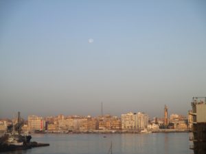 Le déblocage du porte-conteneurs « Ever Given » soulage les autorités du canal de Suez en Égypte. Le navire a été renfloué le 29 mars 2021.